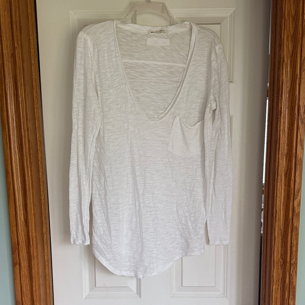 We The Free White Scoop Neck Long Sleeve Pocket Tee
